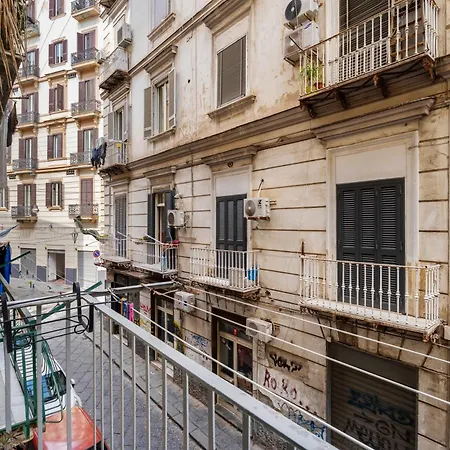 La Del Porto Antico * نابولي